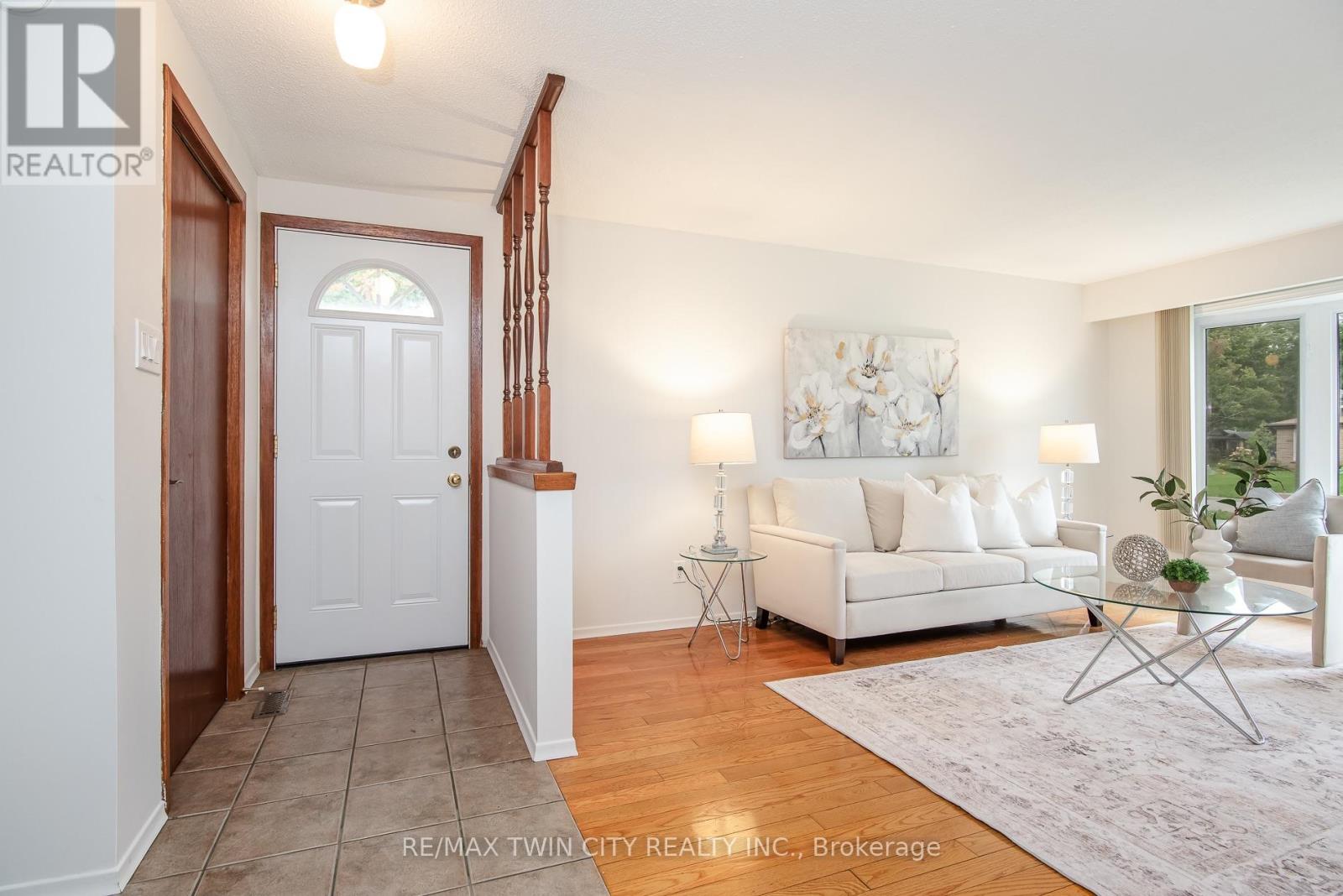 218 PINEDALE DRIVE - 19