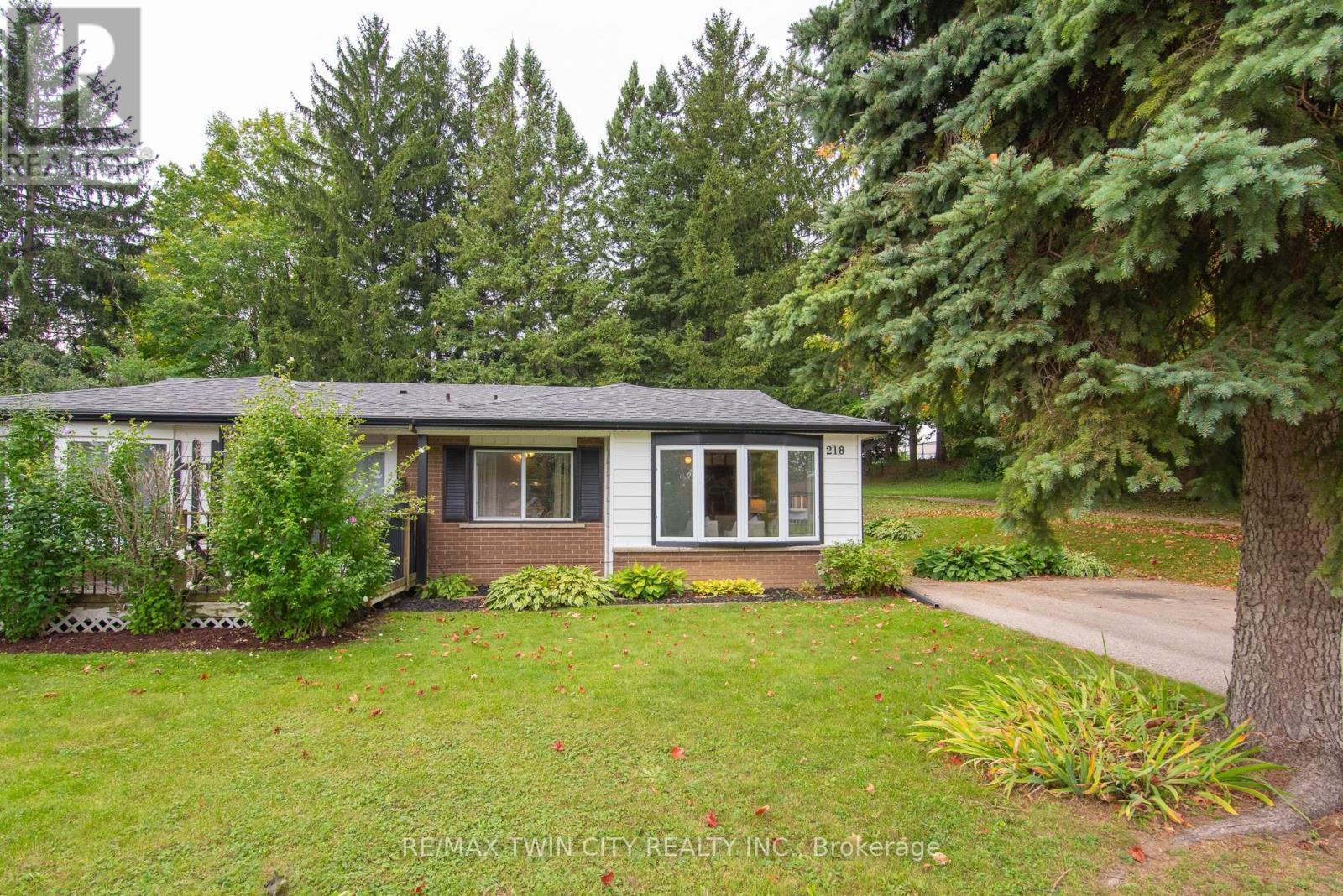 218 PINEDALE DRIVE — photo 2