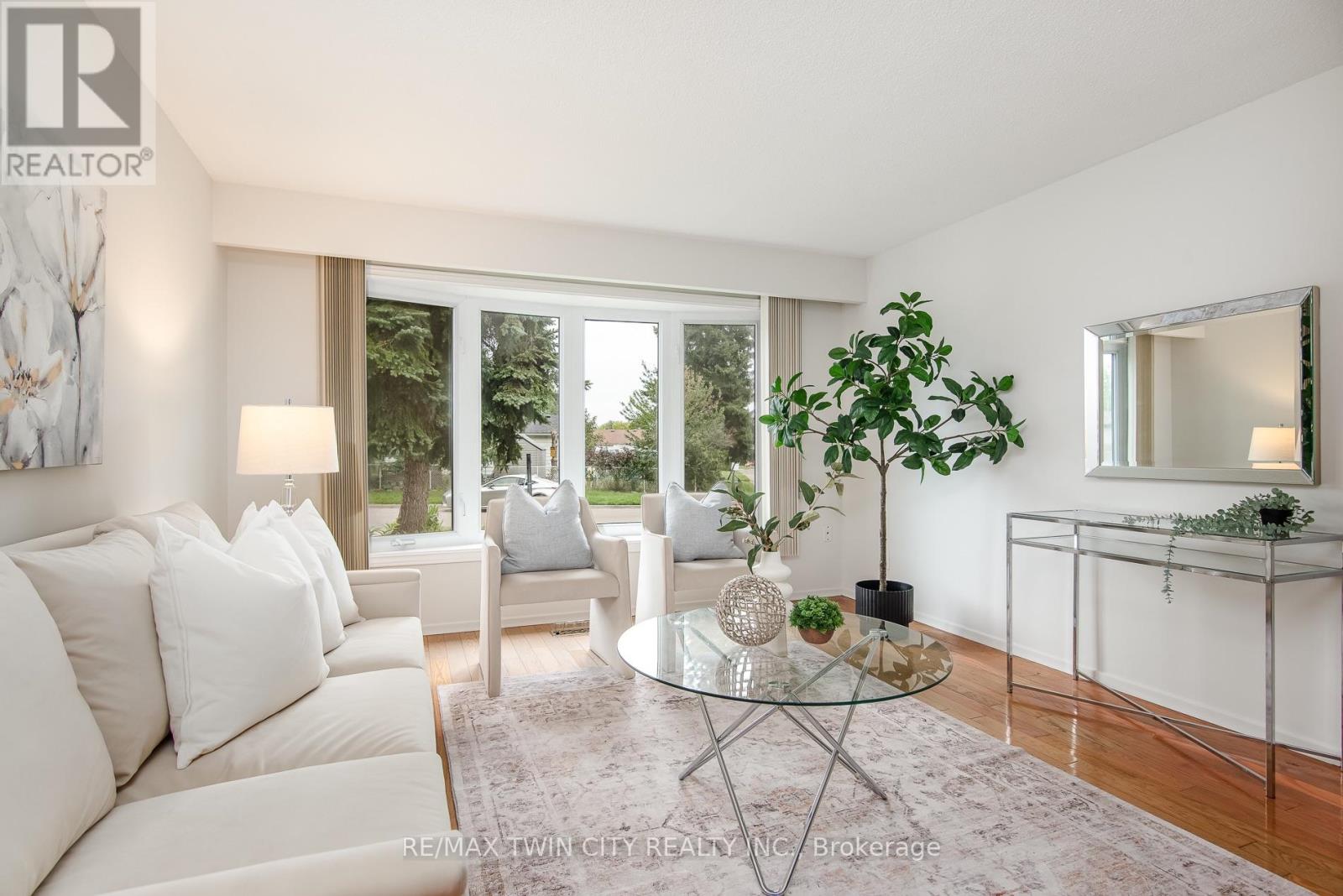 218 PINEDALE DRIVE - 21
