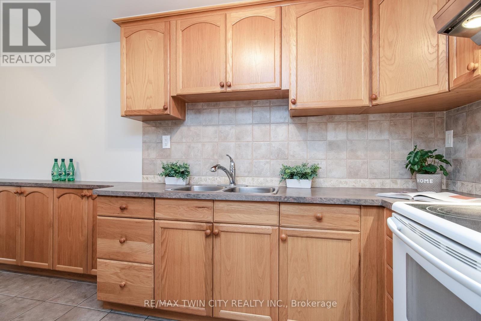 218 PINEDALE DRIVE - 25