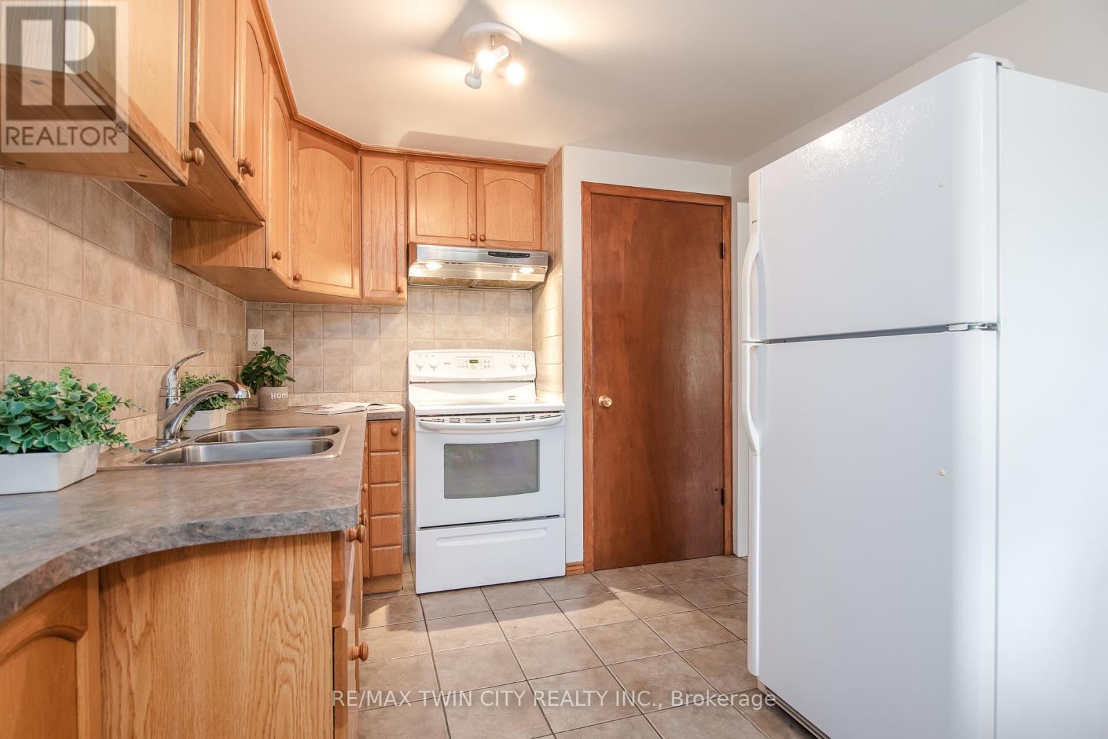 218 PINEDALE DRIVE - 29