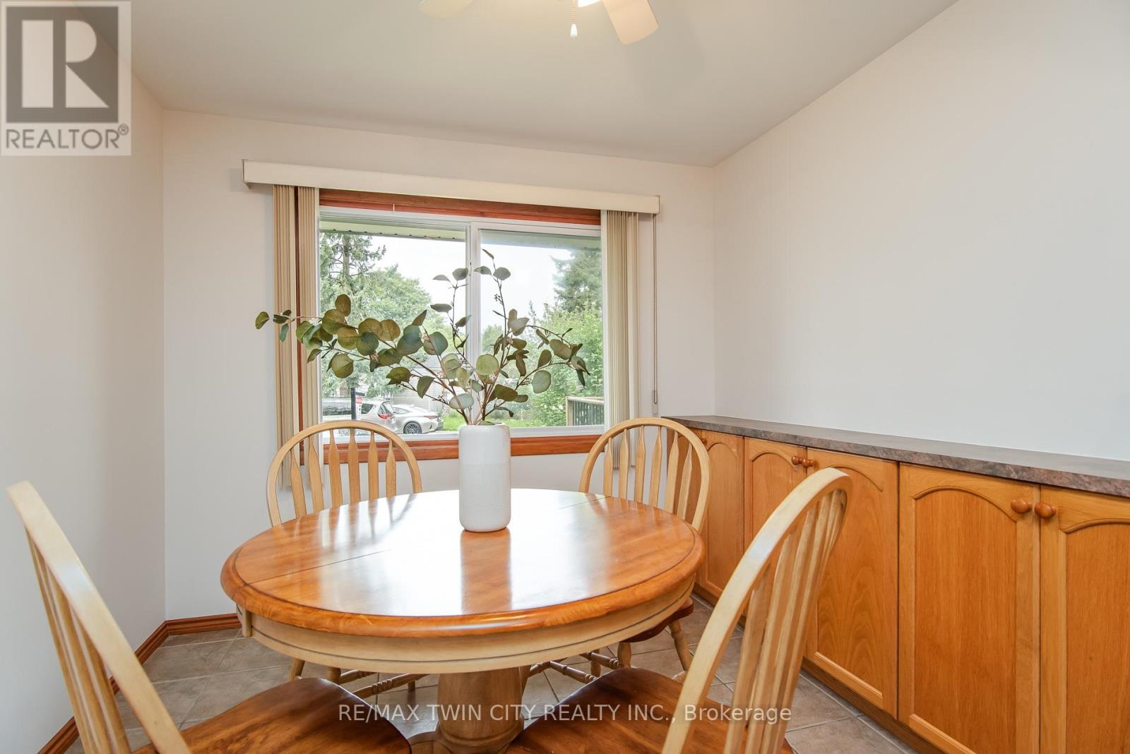 218 PINEDALE DRIVE - 31