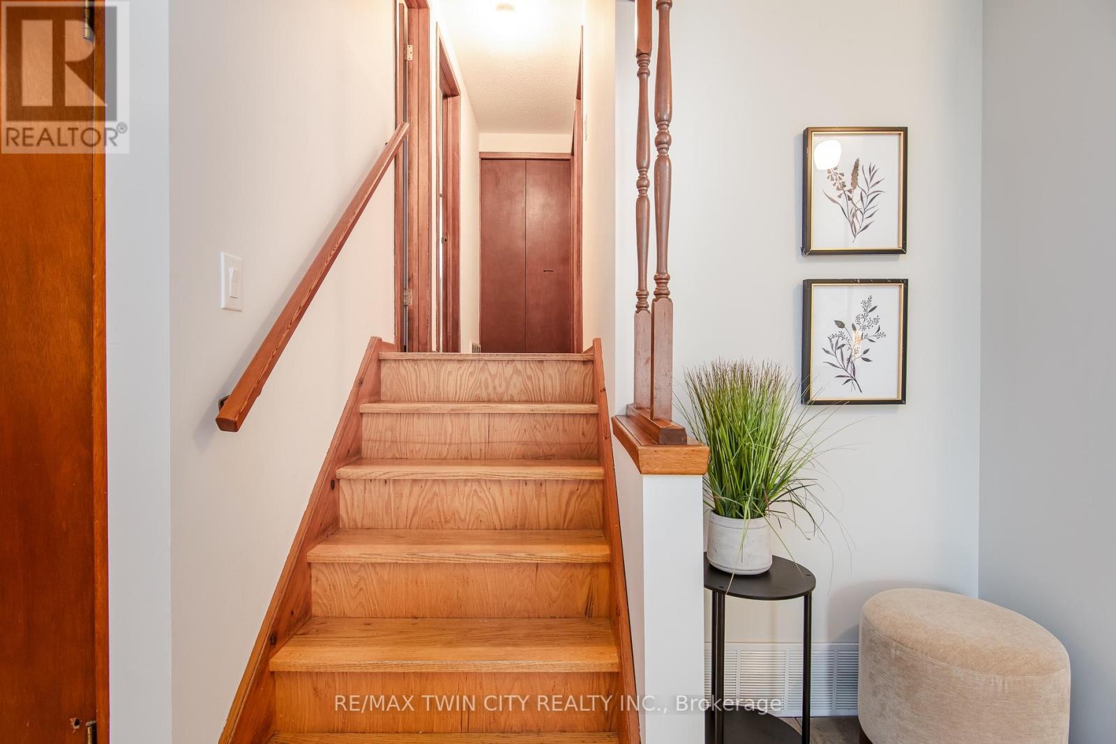 218 PINEDALE DRIVE - 33