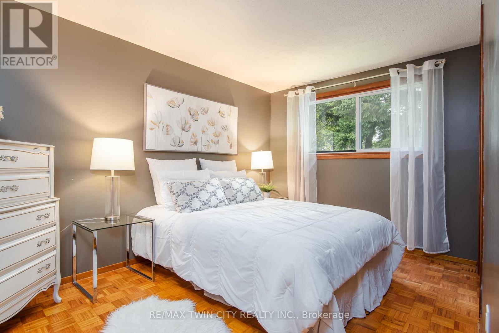 218 PINEDALE DRIVE - 34