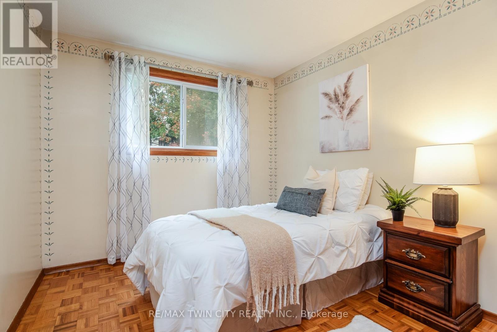 218 PINEDALE DRIVE - 38