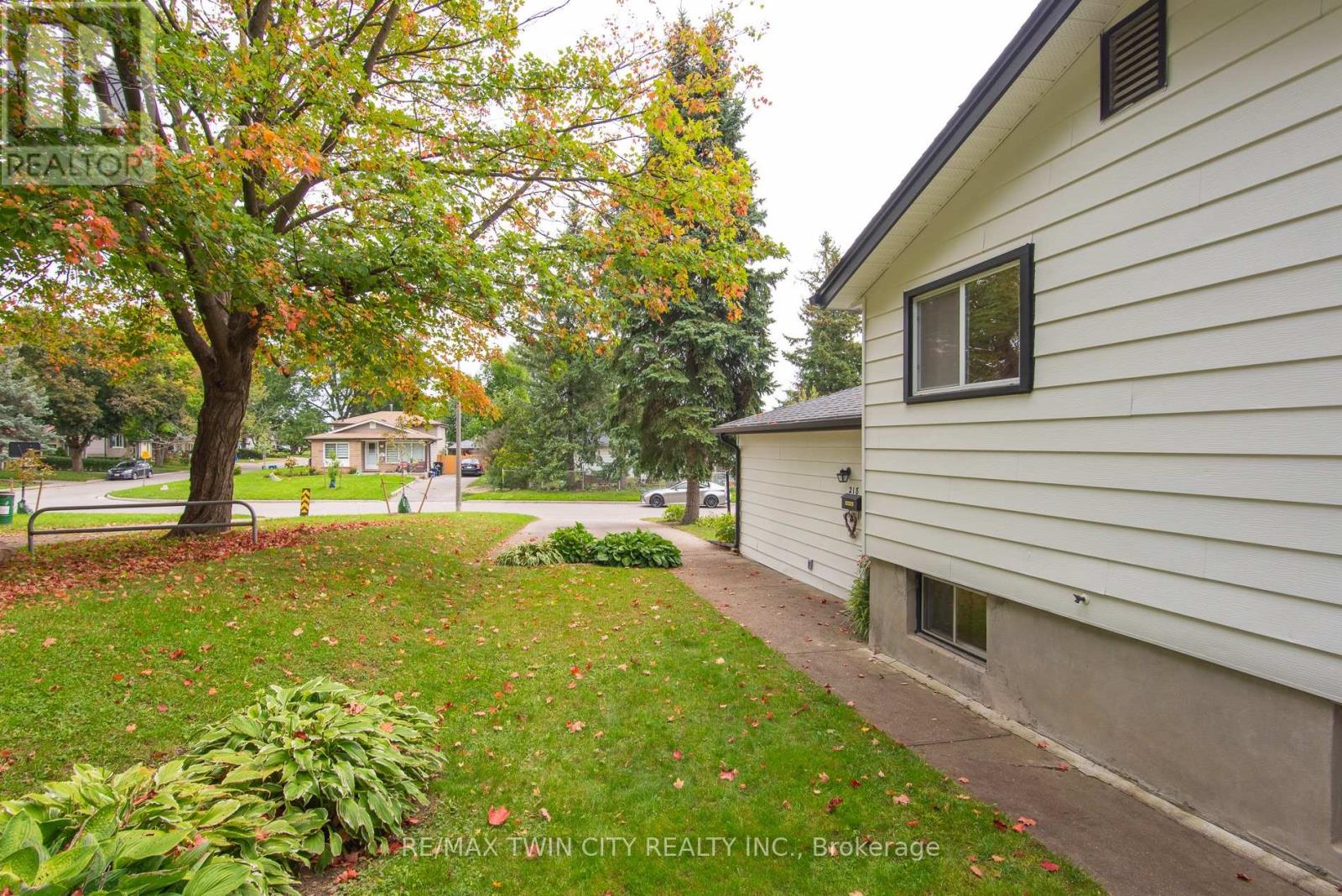 218 PINEDALE DRIVE - 6