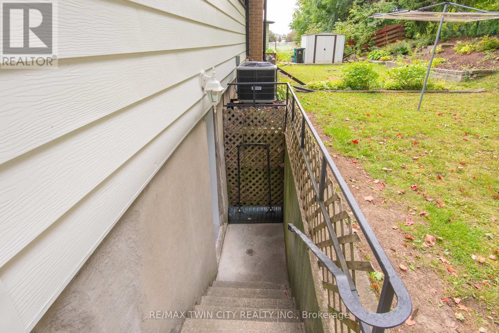 218 PINEDALE DRIVE - Image 7