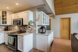 531 Hazel Avenue, Winnipeg Beach, MB R0C3G0 Photo 11