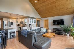 Sunroom - 531 Hazel Avenue, Winnipeg Beach, MB R0C3G0 Photo 6