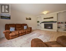 14 Roberts Drive thumbnail 14