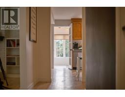 14 Roberts Drive thumbnail 16