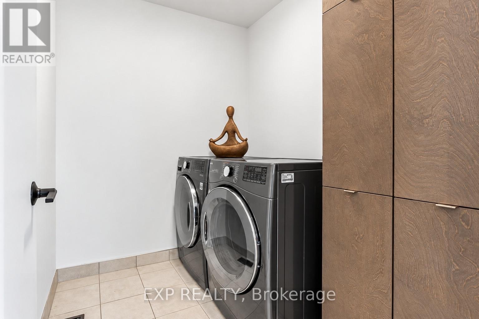 1077 LUNAR GLOW CRESCENT, Ottawa. Luxury613. By Peter Sagos - Image 17