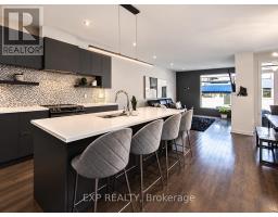 1077 Lunar Glow Crescent, Ottawa, ON K1Y0N2 Photo 9