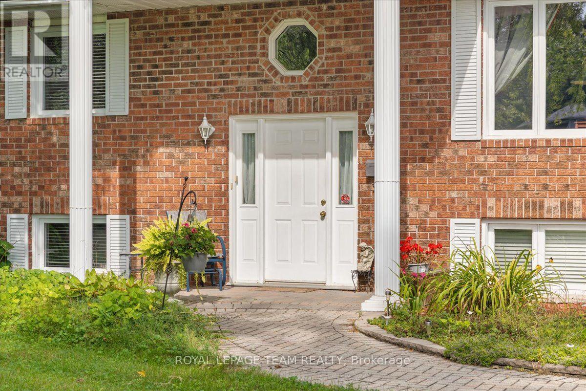13 Smith Road, North Grenville, Ontario, K0G1T0, North Grenville, Ontario — photo 3 of 5