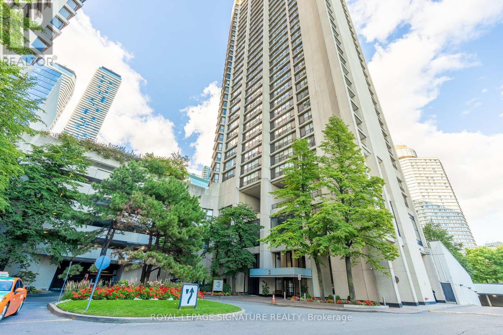 #1806 33 HARBOUR SQUARE - Image 39