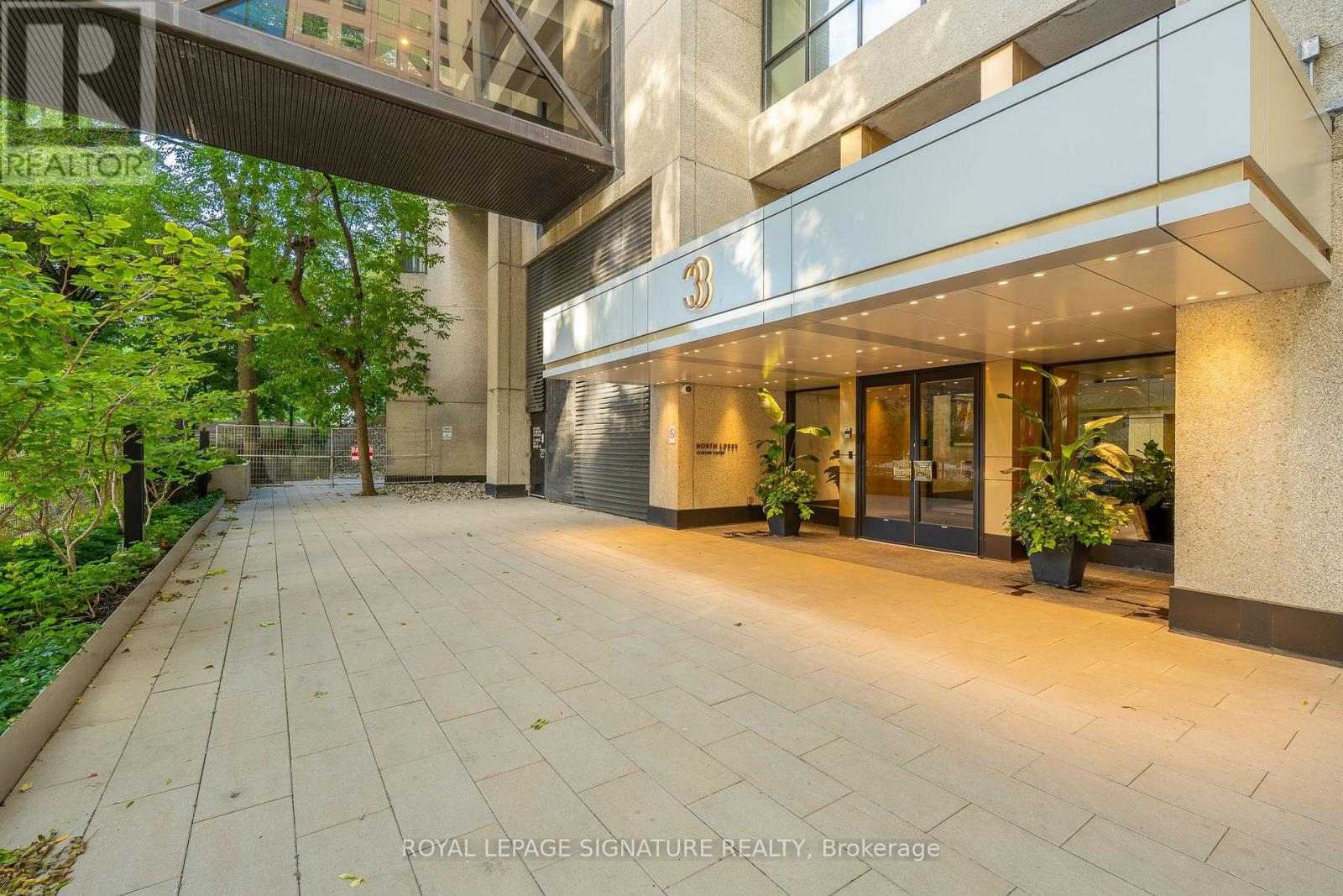 #1806 33 HARBOUR SQUARE - Image 41