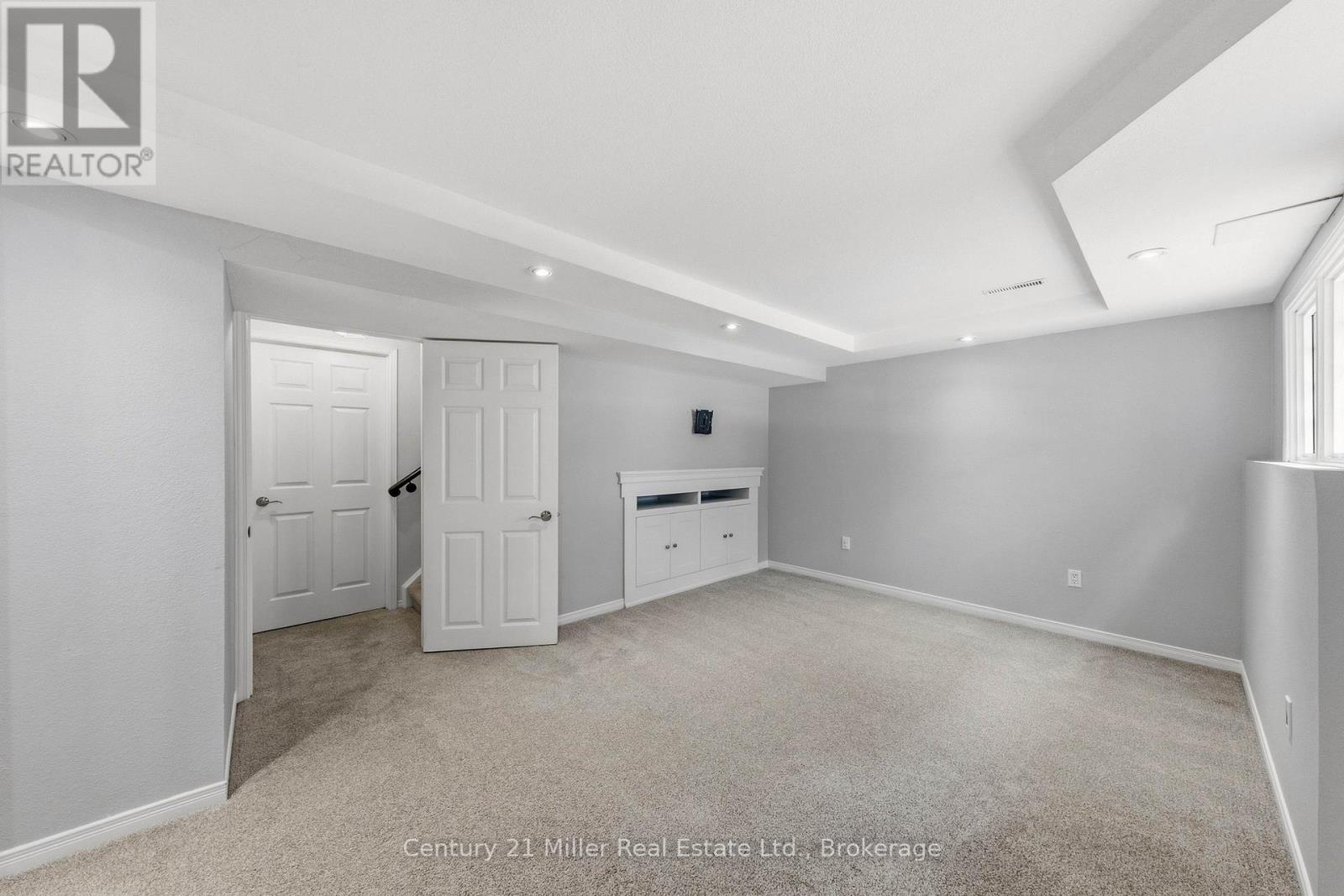 #7 2935 HEADON FOREST DRIVE - Image 32