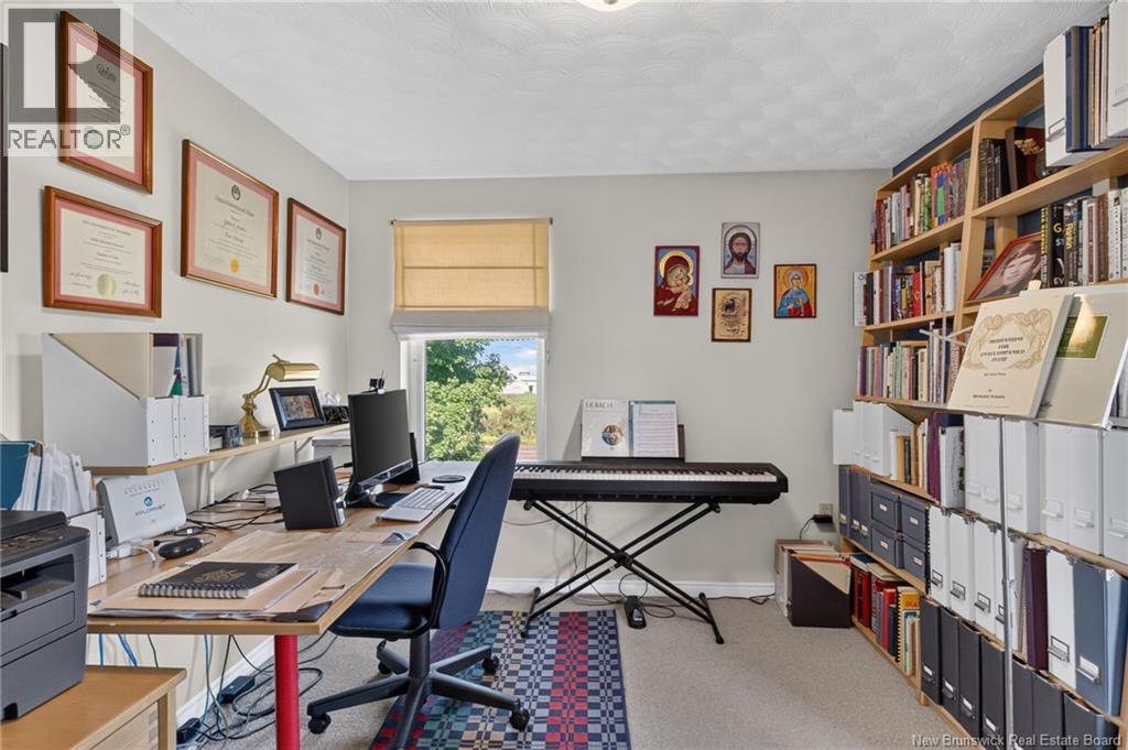 1055 Saint-Joseph Road - 32