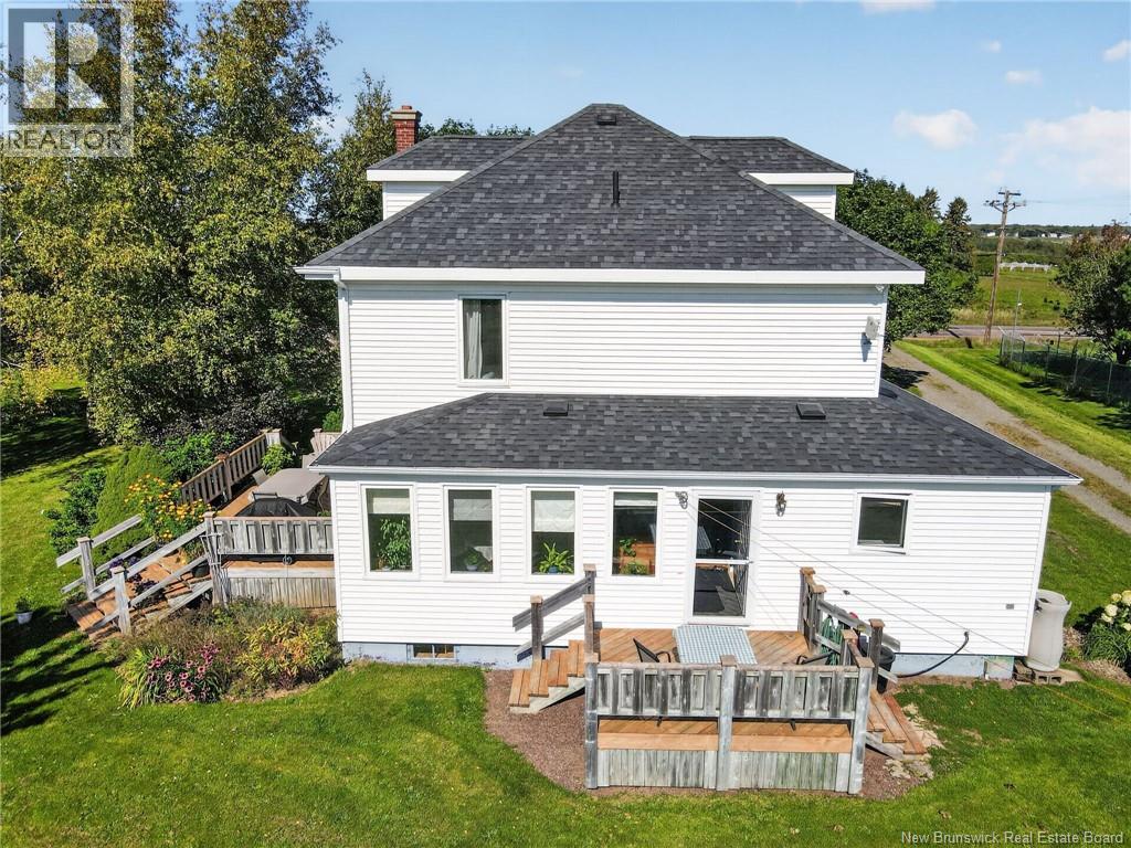 1055 Saint-Joseph Road - 42