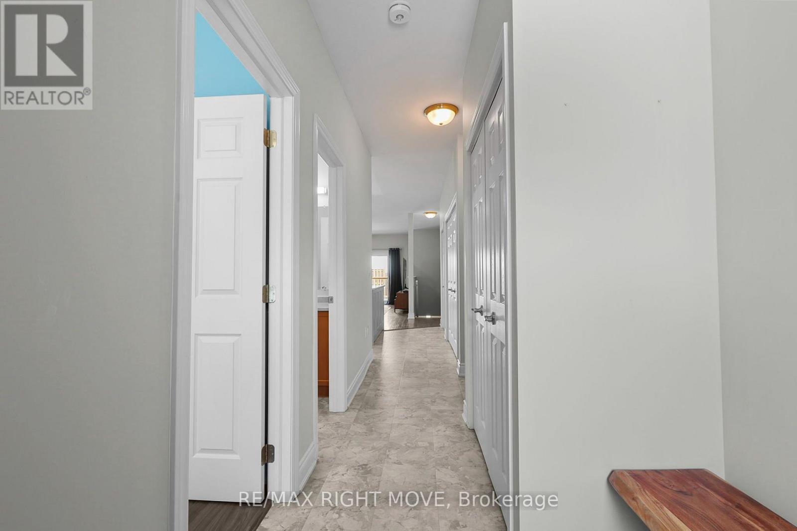 40 Lily Drive, Orillia, Ontario, L3V0G3, Orillia, Ontario — photo 4 of 5