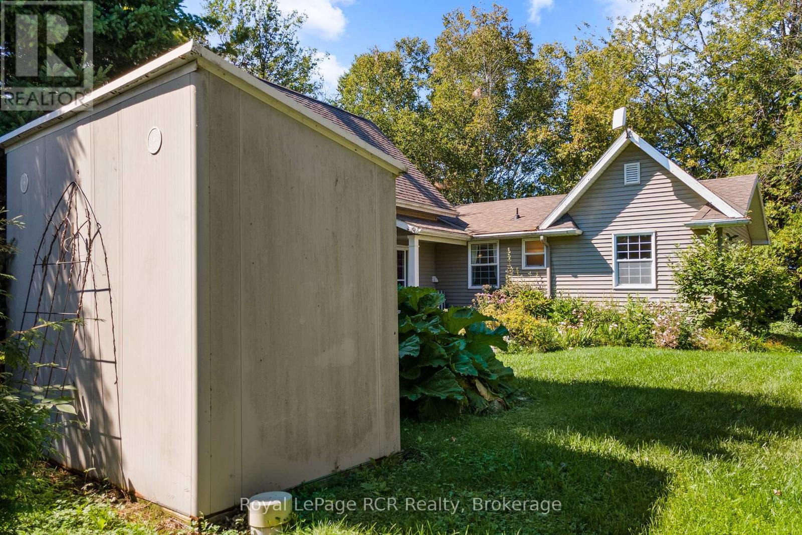 50 HANSEN DRIVE S - 10