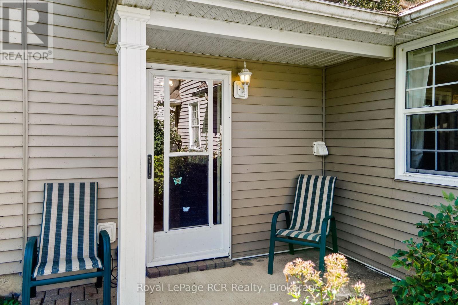 50 HANSEN DRIVE S - 12