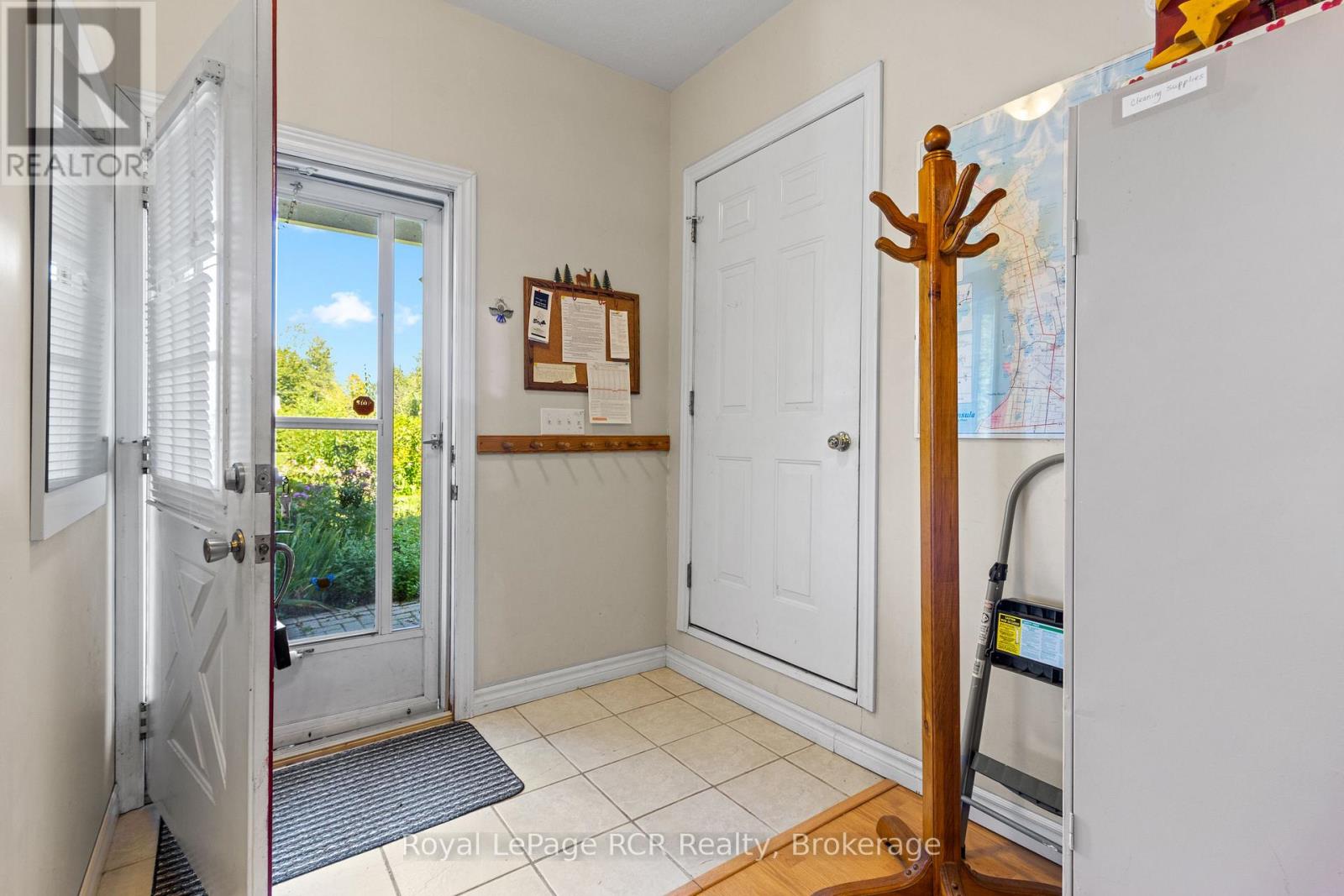 50 HANSEN DRIVE S - 13