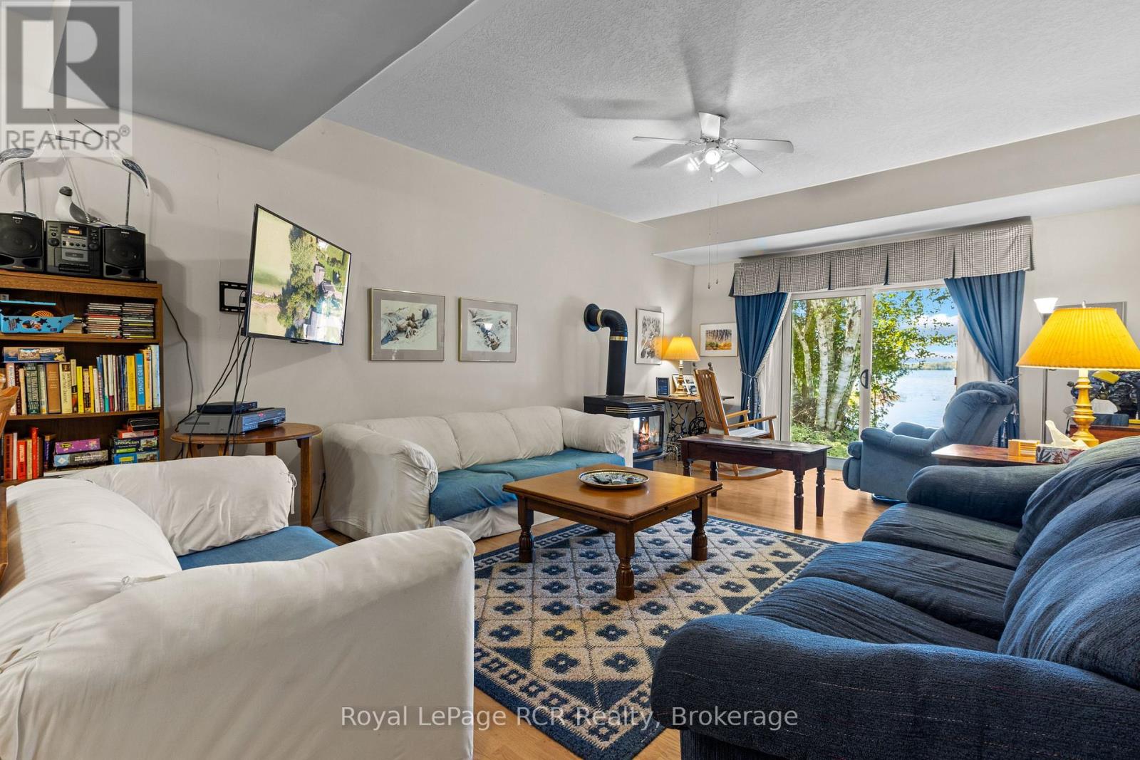 50 HANSEN DRIVE S - 15