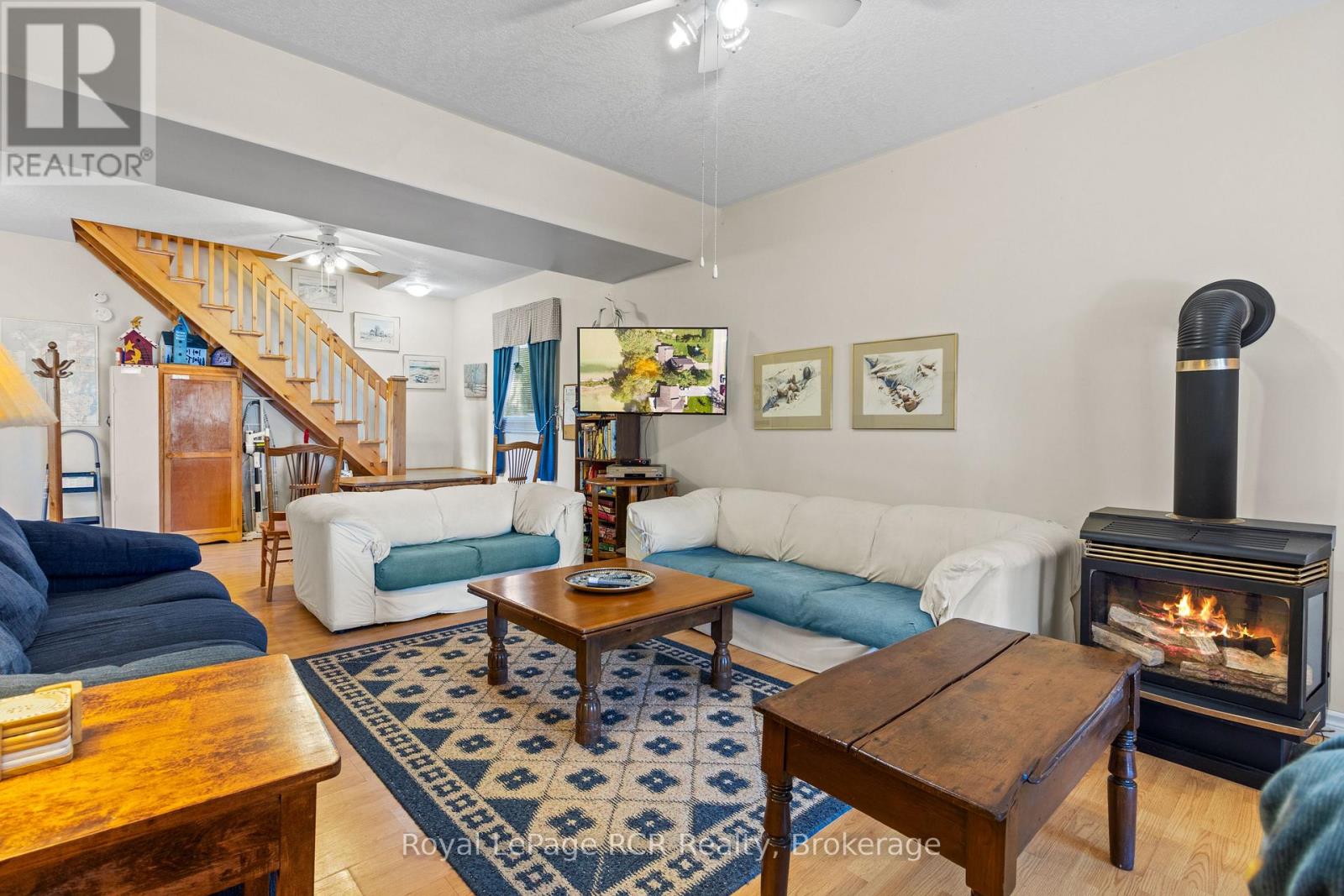 50 HANSEN DRIVE S - 16