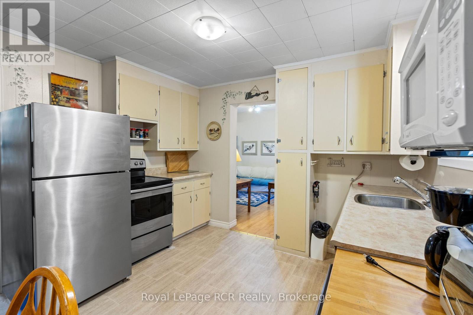 50 HANSEN DRIVE S - 20