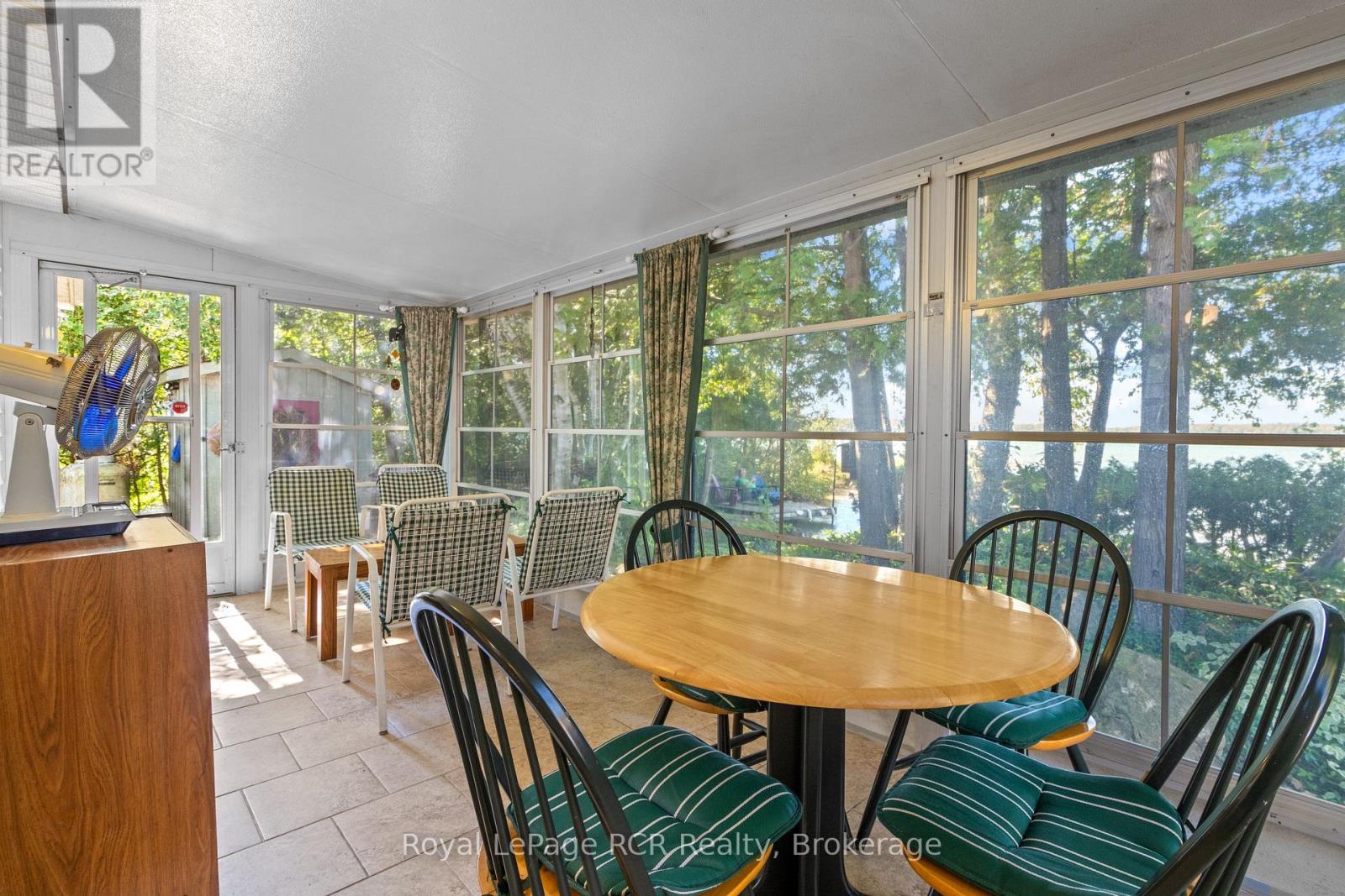 50 HANSEN DRIVE S - 22