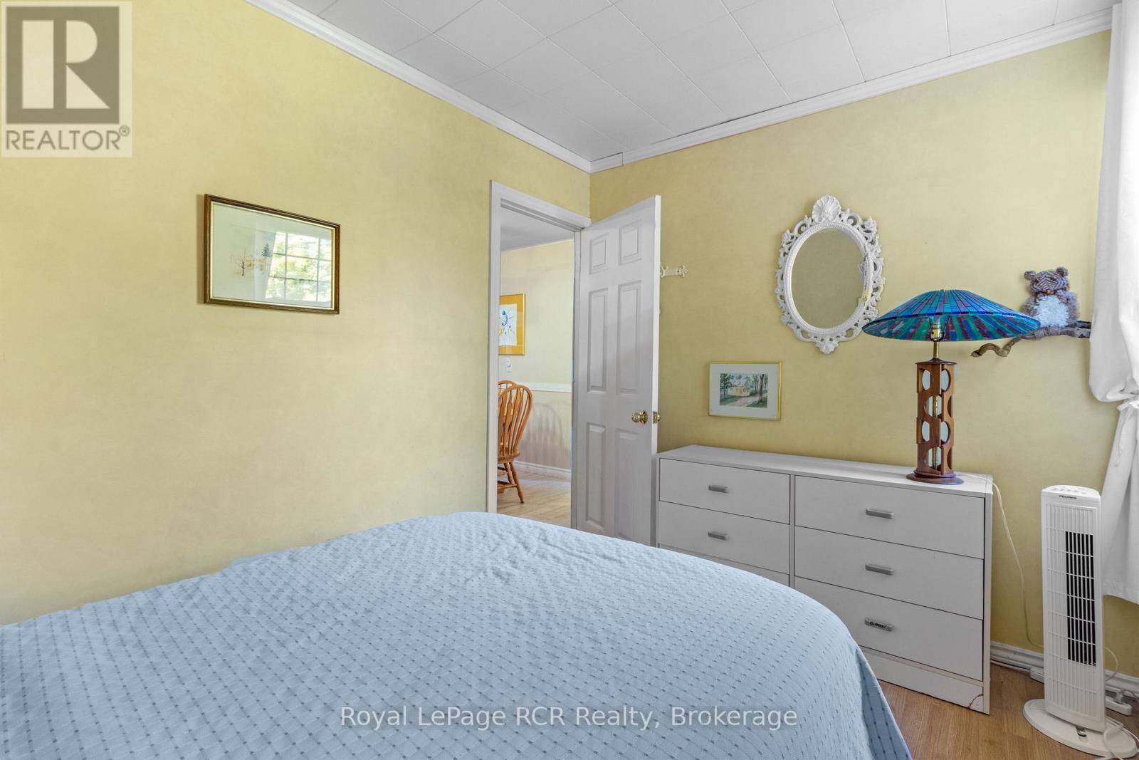 50 HANSEN DRIVE S - 27