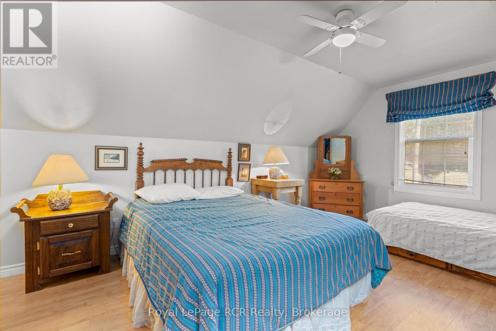 50 HANSEN DRIVE S - 32
