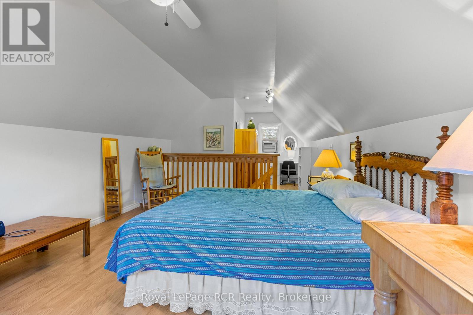 50 HANSEN DRIVE S - 33