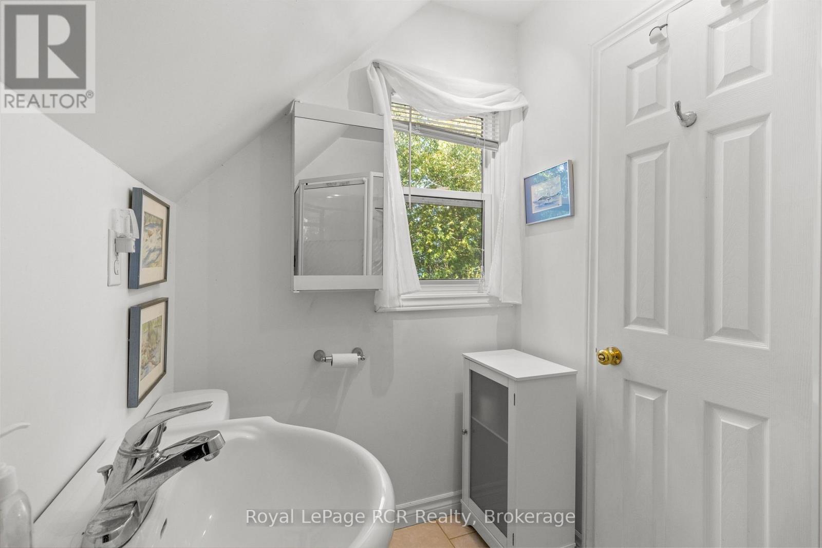 50 HANSEN DRIVE S - 36