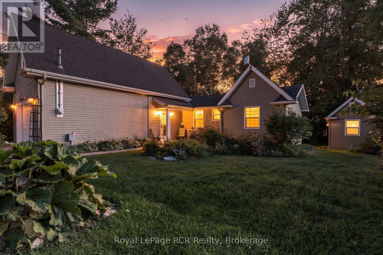50 HANSEN DRIVE S - 7
