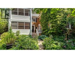 Main - 63 Braemore Gardens, Toronto, ON M6G2C7 Photo 13
