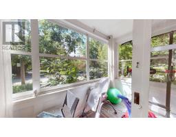 Main - 63 Braemore Gardens, Toronto, ON M6G2C7 Photo 12