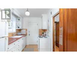 Foyer - Main - 63 Braemore Gardens, Toronto, ON M6G2C7 Photo 6