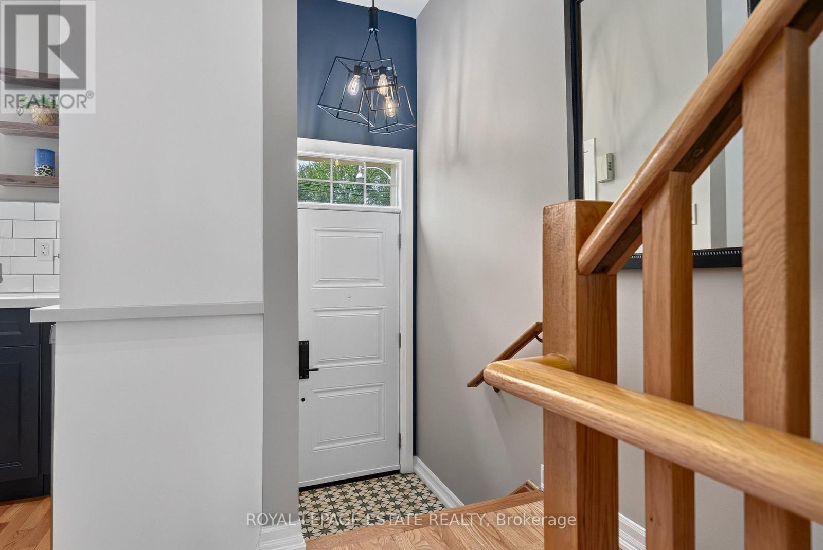2112 DUNDAS STREET E - 2