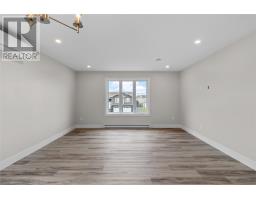 8 McGraths Road thumbnail 9