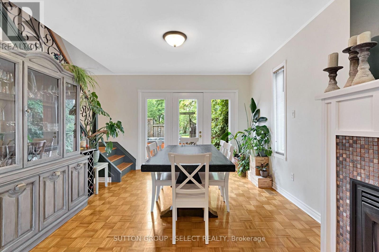 1129 SUNNINGDALE ROAD E - Image 11