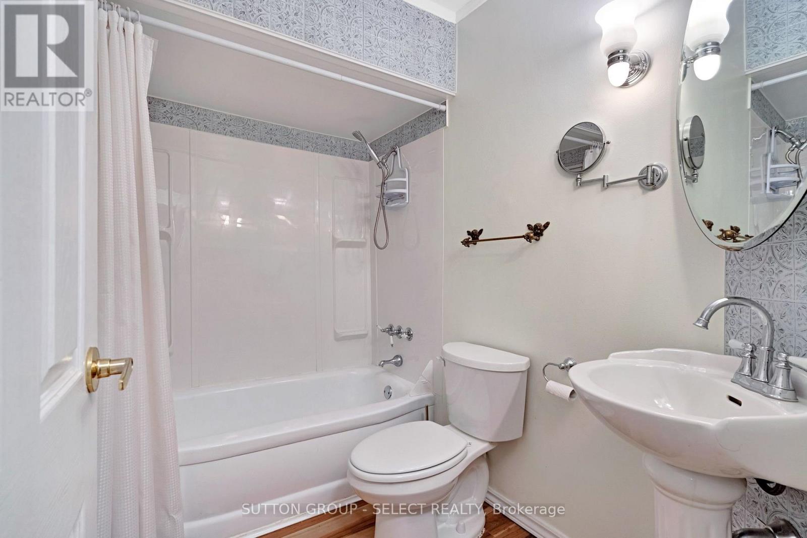 1129 SUNNINGDALE ROAD E - Image 23