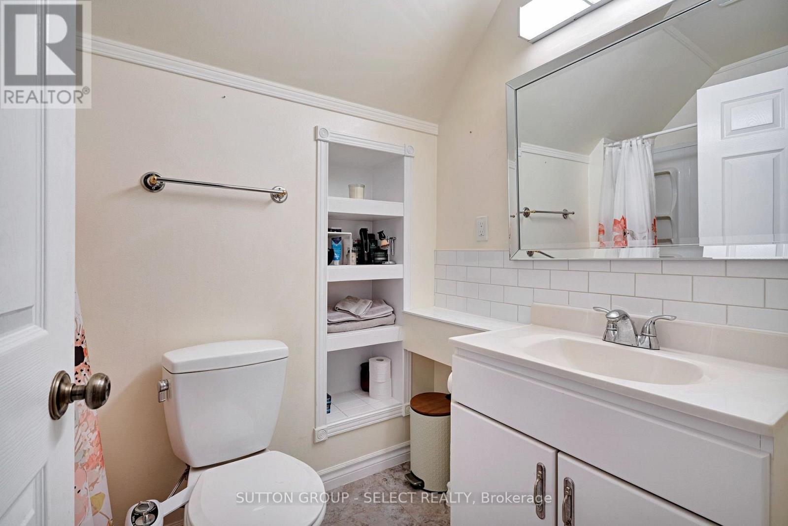 1129 SUNNINGDALE ROAD E - Image 25