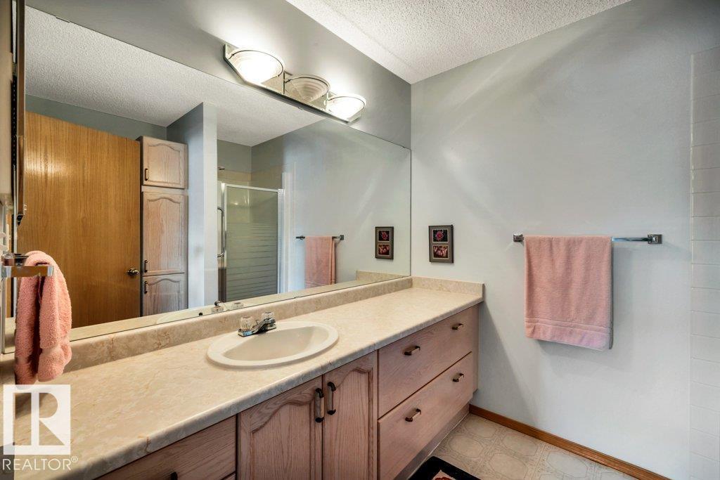 #303 65 GERVAIS RD - 26