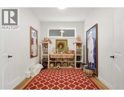 3pc Bathroom - 93 Rochester Way Nw, Calgary, AB T3L0J6 Photo 17