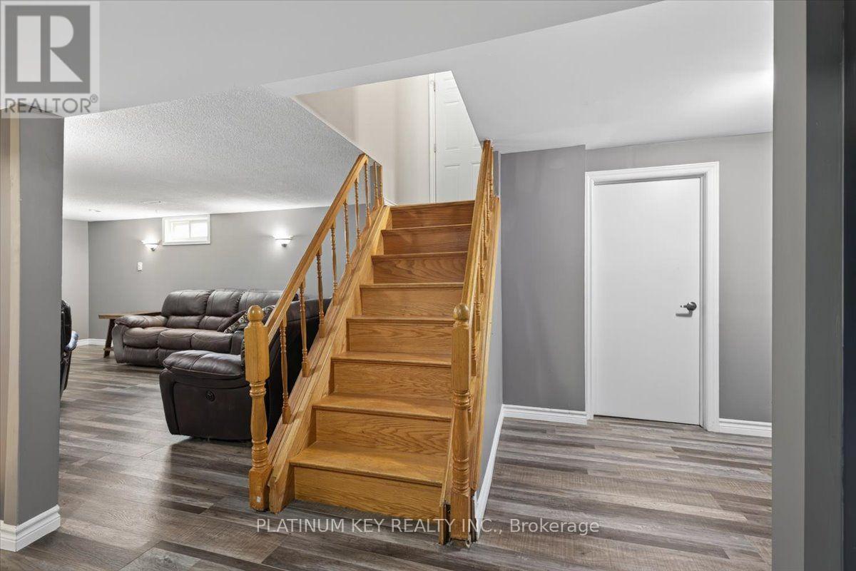 51 GARLAND CRESCENT - 14