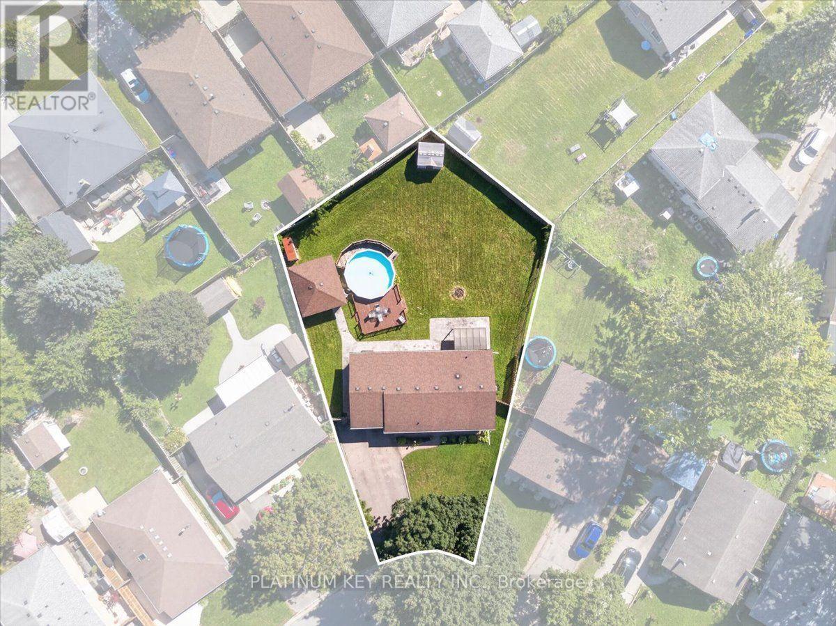 51 GARLAND CRESCENT - 2