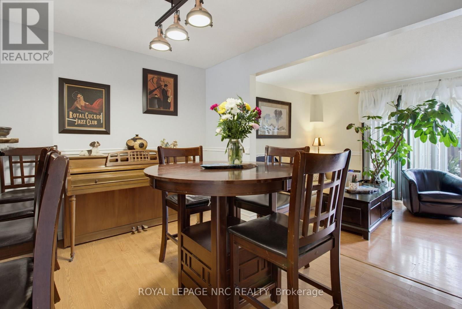 #8 50 LAKESHORE ROAD - 10