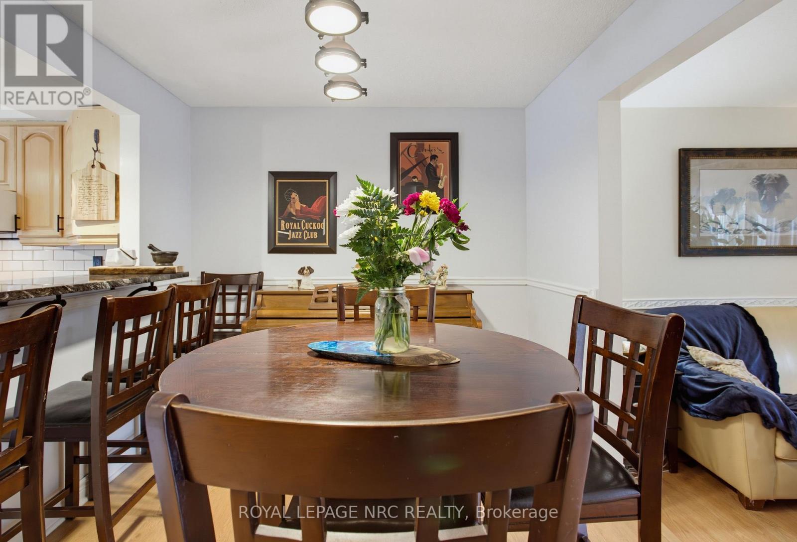 #8 50 LAKESHORE ROAD - 11